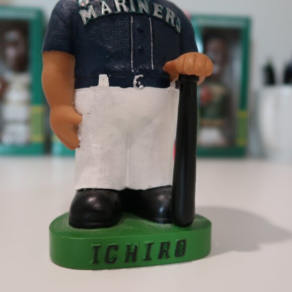 2001 Ichiro Suzuki #51 Seattle Mariners MLB Bobblehead (no box) - Picture 4 of 8